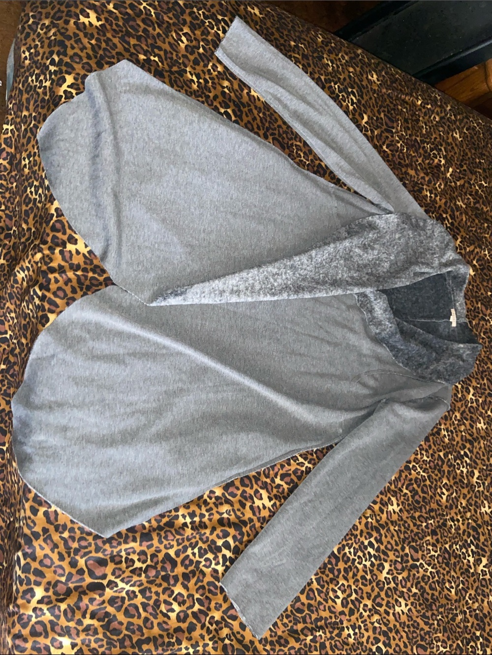 Anama Women’s Gray Cardigan Sweater